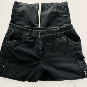 Chico black Capri Zip button fly pockets and tasteful bling comfort waist
C